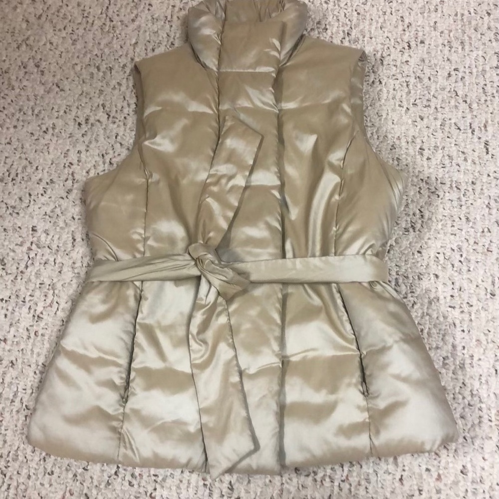 Merona gold puffer vest size SMALL